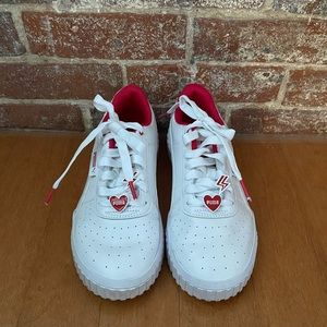 LIKE NEW LIMITED EDITION PUMAS